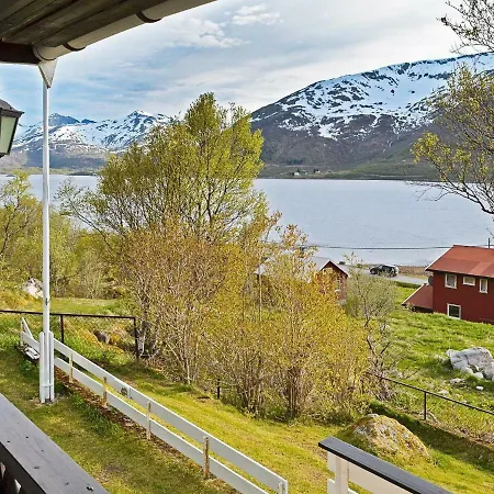 Two-bedroom Holiday In 1 Laupstad