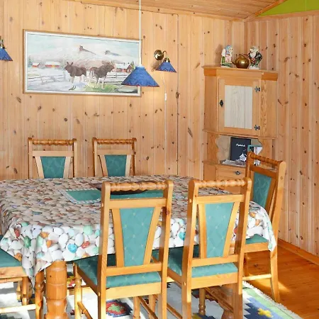 Two-bedroom Holiday In 1 Nyaraló Laupstad